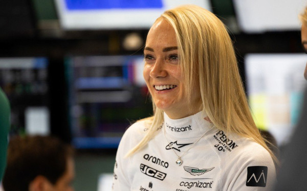 Τζέσικα Χόκινς: Από κασκαντέρ σε ταινία του Τζέιμς Μποντ, η πρώτη γυναίκα σε μονοθέσιο της Φόρμουλα 1 (βίντεο)