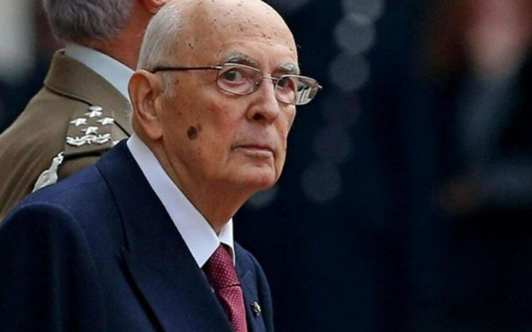 Ιταλία: Σε εξέλιξη η πολιτική κηδεία του Τζόρτζιο Ναπολιτάνο στην βουλή της Ρώμης παρουσία Μακρόν