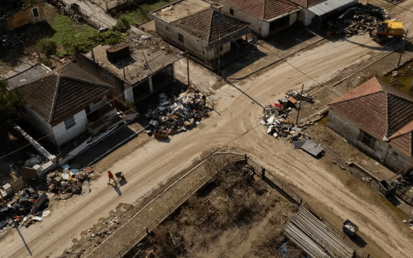 Μη πόσιμο το νερό σε 6 κοινότητες των Τρικάλων - Νέες εικόνες από drone με το χάος που επικρατεί Μη πόσιμο το νερό σε 6 κοινότητες των Τρικάλων - Νέες εικόνες από drone με το χάος που επικρατεί