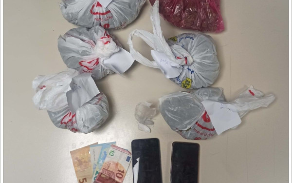Θεσσαλονίκη: Χειροπέδες σε δύο άτομα για κατοχή ναρκωτικών ουσιών στον Εύοσμο