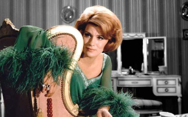 «Μάγκες, τους ζυγούς λύσατε»: Η Ελλάδα αποχαιρετά τη Μαίρη Χρονοπούλου (βίντεο, φωτ.)