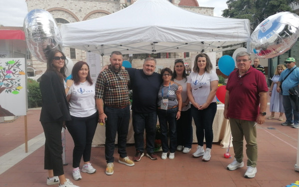 Εύοσμος: Η εκδήλωση για την Παγκόσμια Ημέρα Ψυχικής Υγείας μετατράπηκε σε γιορτή (φωτ.)