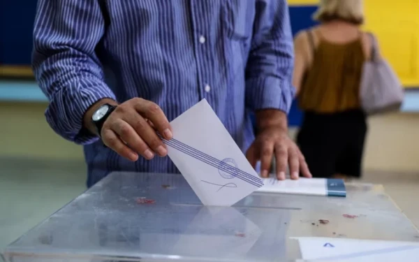 Δημοσκόπηση Metron Analysis: Σταθερά μπροστά από τον ΣΥΡΙΖΑ η ΝΔ - Στο 12,5% η διαφορά (βίντεο)