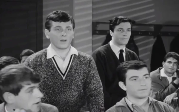 H Φίνος Φιλμ αφιερώνει επικό βίντεο στους εκπαιδευτικούς