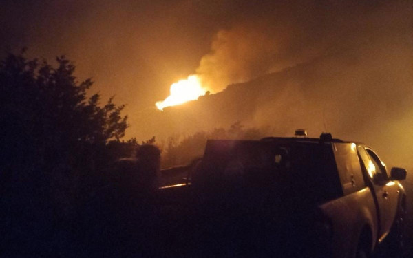 Ιεράπετρα:  Υπό μερικό έλεγχο η πυρκαγιά στη Βασιλική