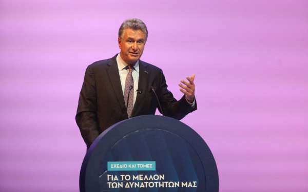 Μείωση εργοδοτικών εισφορών και αλλαγές στις εργασιακές σχέσεις θέλει ο πρόεδρος του ΣΕΒ (βίντεο)