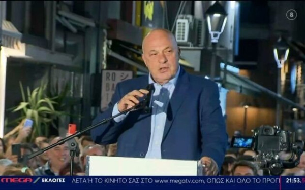 Ακραίο ομοφοβικό παραλήρημα Μπέου σε Κασσελάκη στην επινίκια ομιλία του (βίντεο)