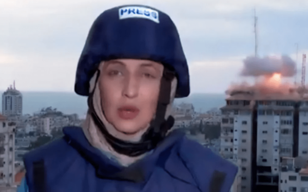 Πόλεμος στο Ισραήλ: Σε ζωντανή μετάδοση από το Al Jazeera το χτύπημα στα γραφεία της Χαμάς (βίντεο)