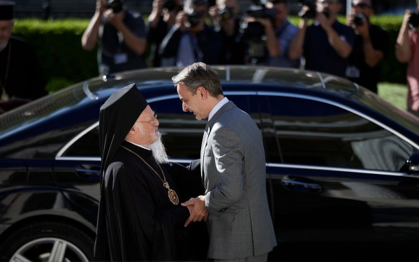 «Ευχαριστώ» Μητσοτάκη σε Βαρθολομαίο για την αλληλεγγύη του στους πληγέντες από τις φονικές κακοκαιρίες