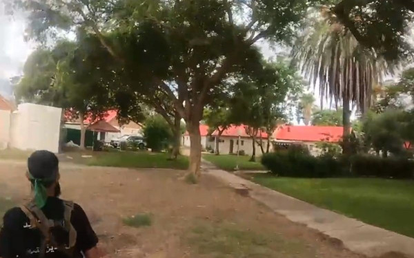 Ανατριχιαστικό βίντεο: Η Χαμάς πυροβολεί εν ψυχρώ κατοίκους, τρομοκράτης της οργάνωσης πέφτει νεκρός από πυρά - Πολύ σκληρές εικόνες