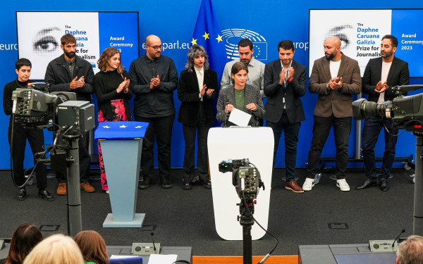 Σε Έλληνες δημοσιογράφους το βραβείο δημοσιογραφίας 2023 του ΕΚ
