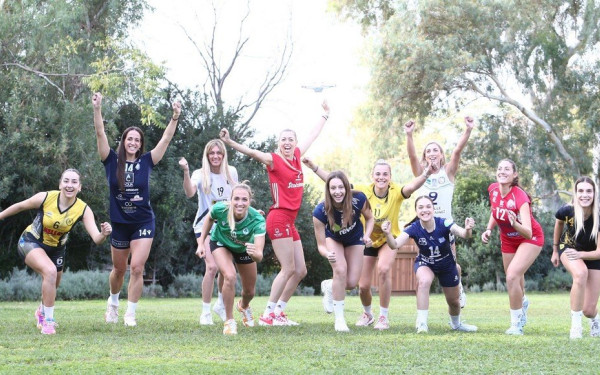 Βόλεϊ: Τα χαμόγελα των πρωταγωνιστριών πριν το πρώτο σερβίς στη Volley League γυναικών (βίντεο, φωτ.)