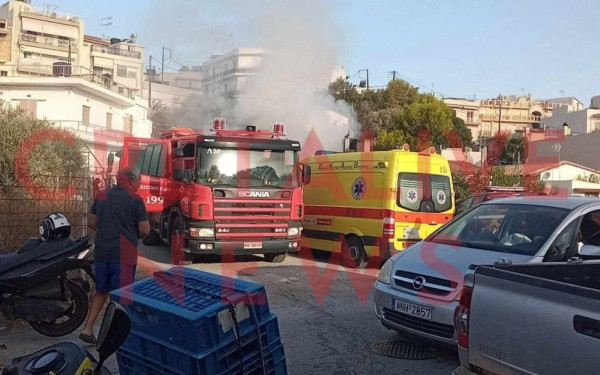 Ηράκλειο: Φωτιά σε αποθήκη δίπλα σε σχολείο (φωτ.)