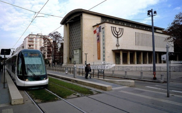 Γαλλία: Έφηβος συνελήφθη με μαχαίρι έξω από συναγωγή 