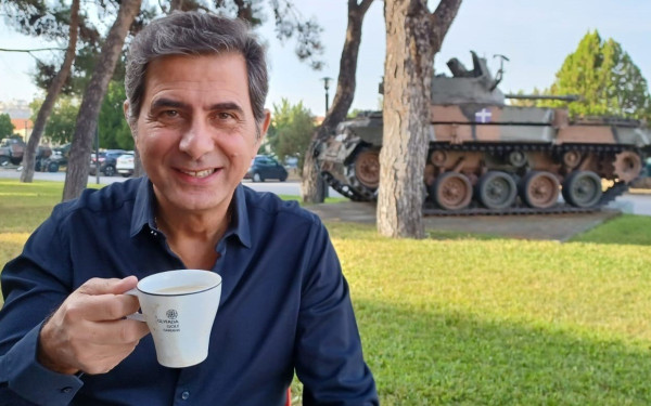 Η φόρα του υφυπουργού Γκιουλέκα, η επανεμφάνιση Βενιζέλου και η μάχη της ξαπλώστρας στη Χαλκιδική.  Γράφει ο Μποξέρ*