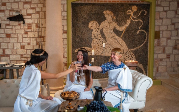 Χαλκιδική: Το ξενοδοχείο που σερβίρει τα φαγητά των «θεών» της αρχαίας Ελλάδας (φωτ.)