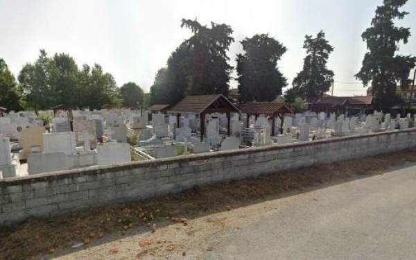 Μακροχώρι: Έκλεψαν αντικείμενα αξίας από το νεκροταφείο στο Μακροχώρι 