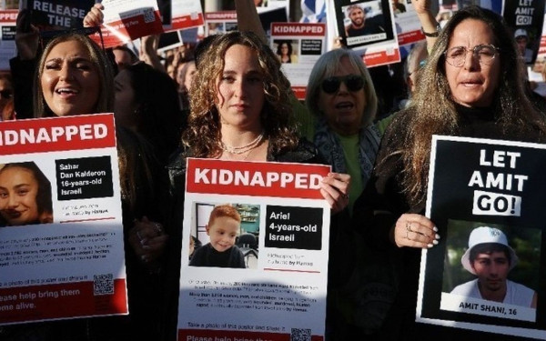 Ισραήλ: Οι οικογένειες των ομήρων ανησυχούν και απαιτούν εξηγήσεις