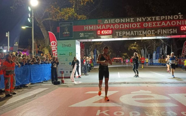 Διεθνής Ημιμαραθώνιος Θεσσαλονίκης: Ο Μαροκινός Μοχάμεντ Σααμπούντ και η Αναστασία Μαρινάκου θριάμβευσαν στο δρόμο των 21,1 χιλιομέτρων (βίντεο, φωτ.)