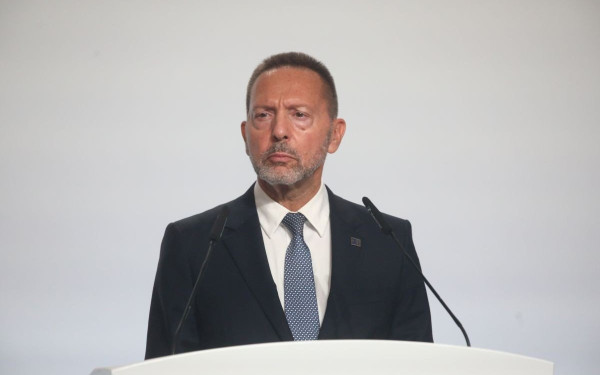 Στουρνάρας για δασμούς Τραμπ: Θα δημιουργήσουν «αρνητικό σοκ ζήτησης» και αποδυνάμωση της οικονομικής δραστηριότητας στην ευρωζώνη Στουρνάρας για δασμούς Τραμπ: Θα δημιουργήσουν «αρνητικό σοκ ζήτησης» και αποδυνάμωση της οικονομικής δραστηριότητας στην ευρωζώνη