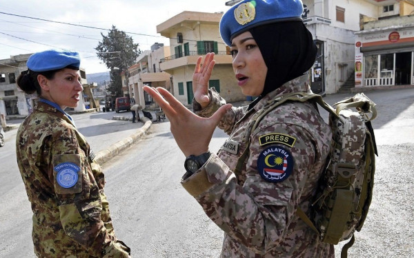 Οβίδα χτύπησε την έδρα των κυανόκρανων του ΟΗΕ στον Λίβανο (βίντεο)
