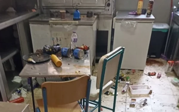 Κοζάνη: Διαλυμένο το 2ο ΕΠΑΛ μετά την κατάληψη - Δείτε φωτογραφίες Κοζάνη: Διαλυμένο το 2ο ΕΠΑΛ μετά την κατάληψη - Δείτε φωτογραφίες