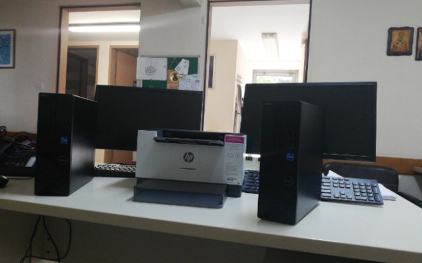 Το ΙΝΕΔΙΒΙΜ παρέδωσε καινούργιους υπολογιστές και εκτυπωτές στις φοιτητικές εστίες Βόλου και Καλαμαριάς (φωτ.)