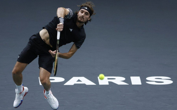 Τένις: O Ντιμιτρόφ άφησε εκτός τελικού του Παρισιού τον Τσιτσιπά (βίντεο)