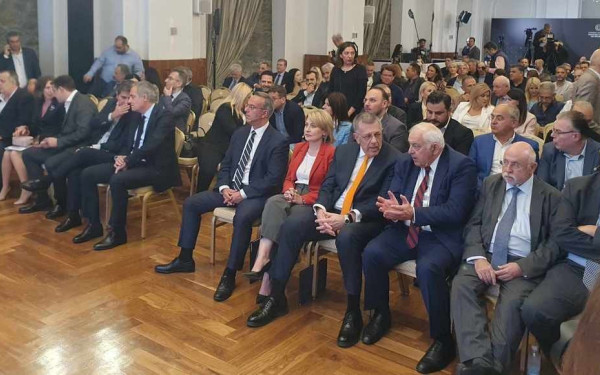 Θεσσαλονίκη: Όσα έγιναν πίσω από τις κάμερες κατά την παρουσίαση του FlyOver. Γράφει ο Σαλονικιός