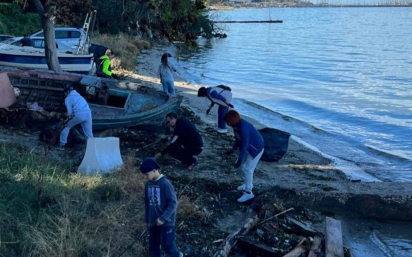 Θεσσαλονίκη: Από βαλίτσες μέχρι στρώματα και πολυθρόνες απομακρύνθηκαν από τον Κελλάριο Όρμο (φωτ.)
