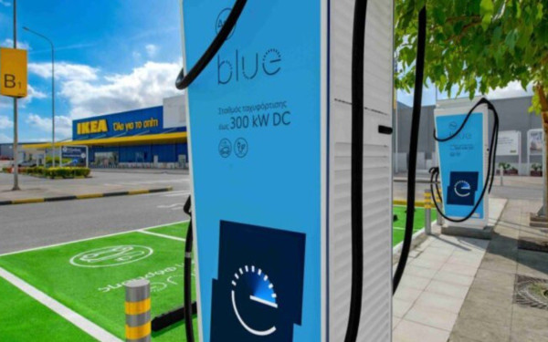 ΔΕΗ blue hub στο εμπορικό κέντρο της  Trade Estates στη Λάρισα