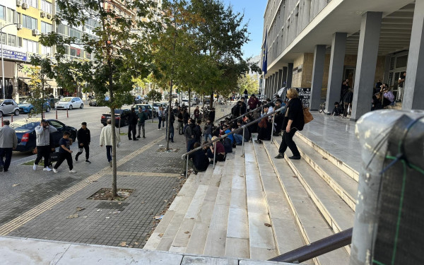 Συγκέντρωση αλληλεγγύης αυτήν την ώρα στο Δικαστικό Μέγαρο στον 34χρονο που καλούσε σε συγκέντρωση κατά του Europride