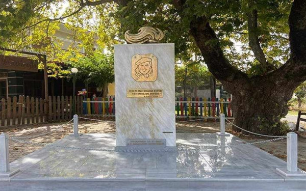 Πέλλα: Ανάπλαση μνημείου Μενέλαου Λουντέμη, στον Εξαπλάτανο Πέλλα: Ανάπλαση μνημείου Μενέλαου Λουντέμη, στον Εξαπλάτανο