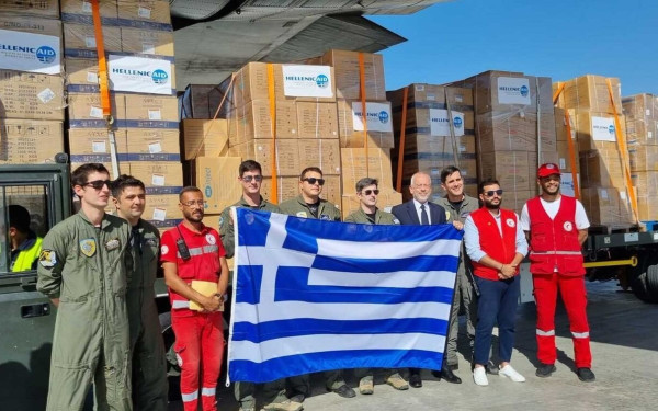 Έφτασε στην Αίγυπτο το ελληνικό C 130 με την ανθρωπιστική βοήθεια για τη Γάζα (βίντεο, φωτ.)