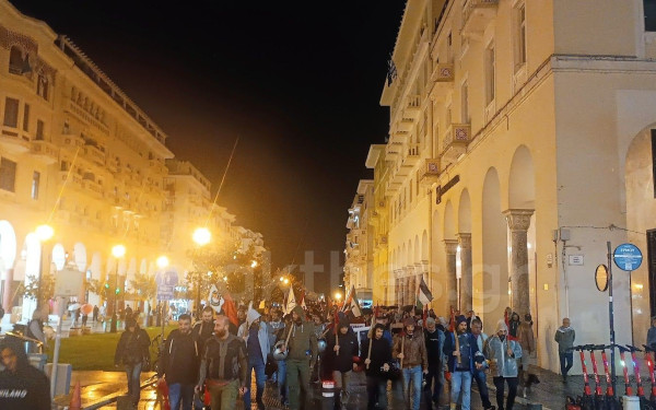 Θεσσαλονίκη: Με βροχή ολοκληρώθηκε η πορεία του ΠΑΜΕ για την Παλαιστίνη (φωτ.)