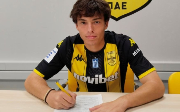 Ο Άρης επιβράβευσε τον Σγούρο: Ο 19χρονος υπέγραψε επαγγελματικό συμβόλαιο