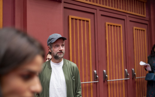 64ο Φεστιβάλ Κινηματογράφου Θεσσαλονίκης: Τι μας είπε ο Κωστής Μαραβέγιας σε μια αναπάντεχη συνάντηση στο λιμάνι (βίντεο)