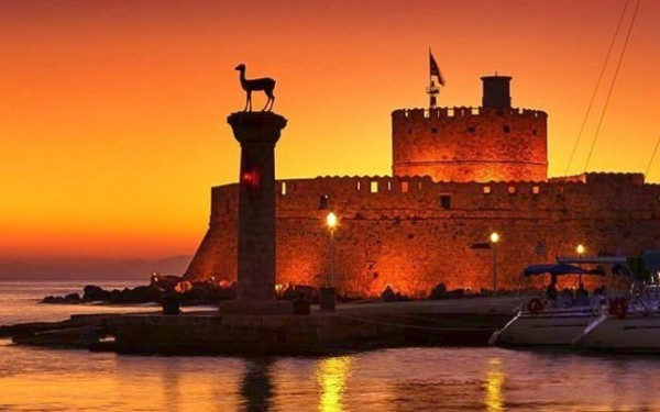 Χρονιά ρεκόρ φέτος για τον τουρισμό της Ρόδου και των Δωδεκανήσων