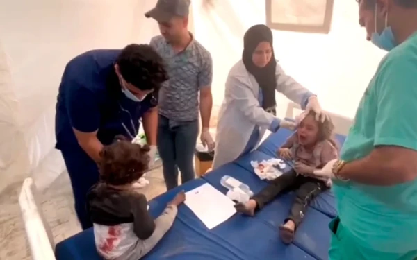 Συγκλονιστικό βίντεο: 5χρονη στη Γάζα βρίσκει ζωντανή την μικρή της αδελφή 