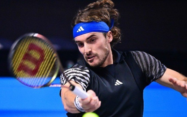 Τένις: Δυσκολεύτηκε αλλά προκρίθηκε στους «16» του Masters του Παρισιού ο Τσιτσιπάς (βίντεο)