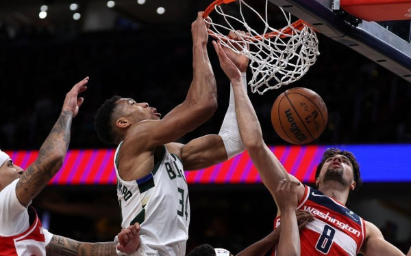 ΝΒΑ: Νέα 40άρα ο Αντετοκούνμπο, πέμπτη συνεχόμενη νίκη οι Μπακς (βίντεο)