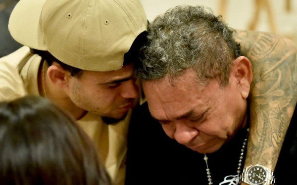 Η συγκινητική στιγμή που ο Λουίς Ντίας αγκαλιάζει ξανά τον πατέρα του (βίντεο)