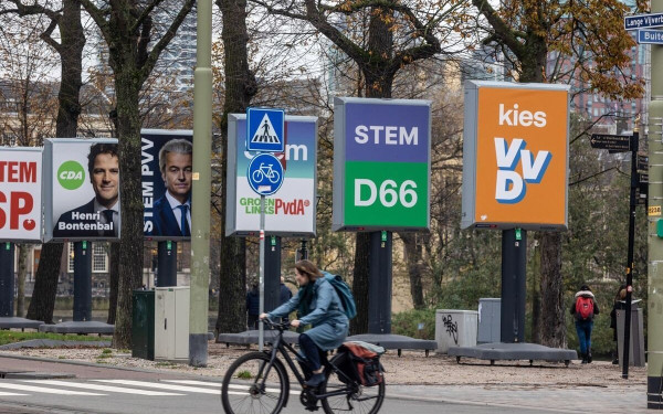 Άνοιξαν οι κάλπες για τις βουλευτικές εκλογές στην Ολλανδία