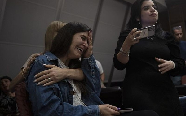 Ισραήλ: Δημοσίευσε λίστα με Παλαιστίνιους που θα απελευθερώσει σε αντάλλαγμα για τους 50 ομήρους της Χαμάς