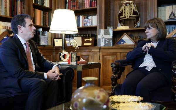 Συνάντηση Καιρίδη - Σακελλαροπούλου για ζητήματα μετανάστευσης