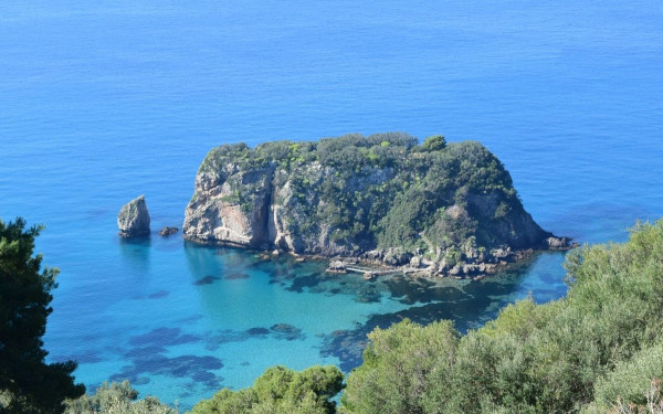 Η θαλασσοδαρμένη Παναγιά των Σιναράδων: Η Κυρά Δικαία της Κέρκυρας (φωτ.)