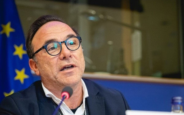 Πέτρος Κόκκαλης: Ανακοινώνει την Τετάρτη το κόμμα του - Θα ανήκει στους «πράσινους»