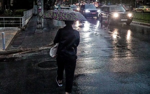 Καιρός: Τοπικές βροχές και σποραδικές καταιγίδες στην Κεντρική Μακεδονία - Σε ισχύ το έκτακτο δελτίο της ΕΜΥ