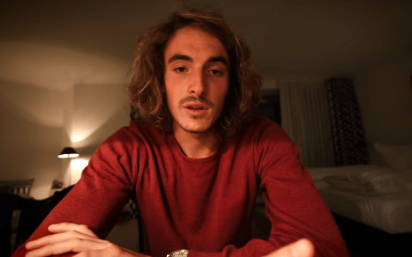 Ο δακρυσμένος Τσιτσιπάς περιγράφει τη χειρότερη στιγμή της ζωής του (video)