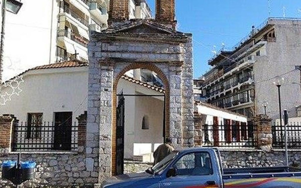 Τύρναβος: Αναζητούν παπά και τις 140.000 ευρώ που εξαφανίστηκαν μαζί του